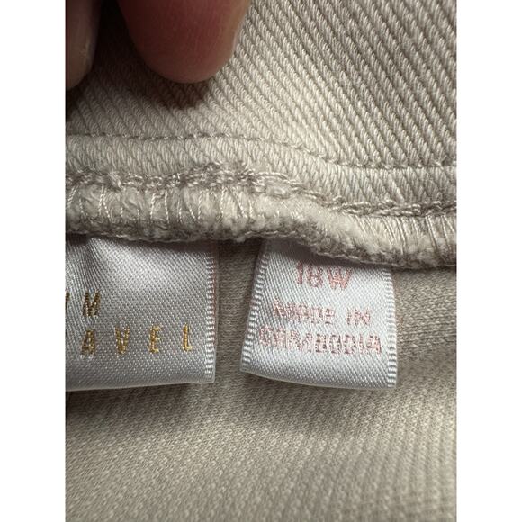 Belle By Kim Gravel 18W Flexibelle Flare Jean Horn Buttons Pullon 5 Pocket - Picture 9 of 15